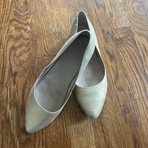 Aerosoles antiqued gold flats size 8